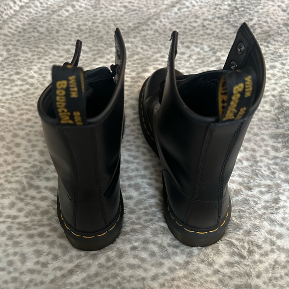 Dr. Martens 1460 Women’s Smooth Leather Lace Up Boots - Picture 3 of 6